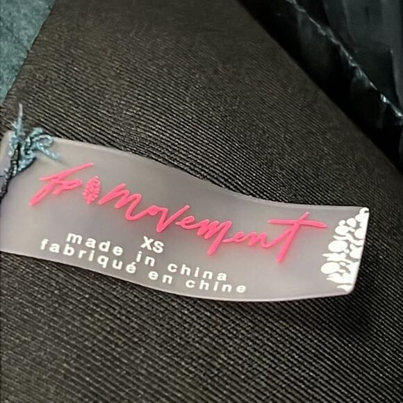 FREE PEOPLE MOVEMENT THE WAY HOME SHORTS SIZE XS - Picture 4 of 5